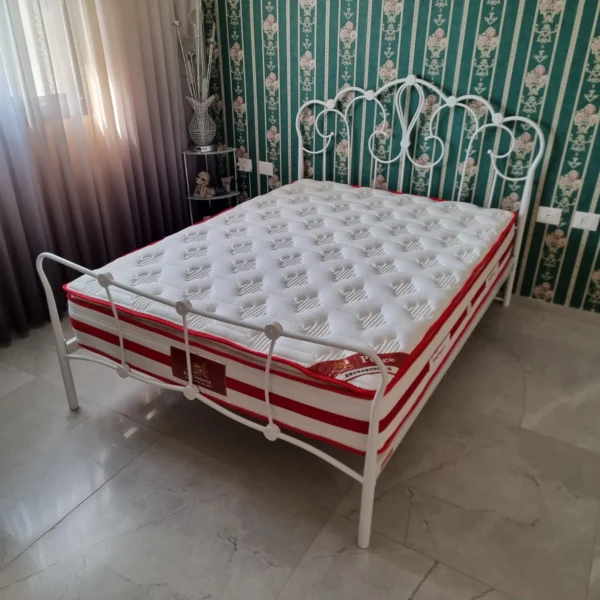 מיטה זוגית ברזל צבע לבן בזול - קארן