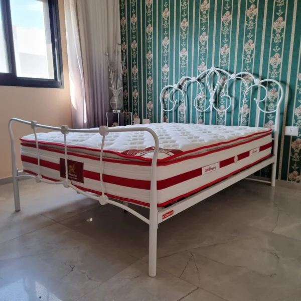 מיטה זוגית ברזל צבע לבן בזול - קארן