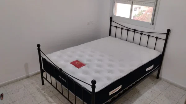 מיטה זוגית ברזל צבע שחור בזול - אליס