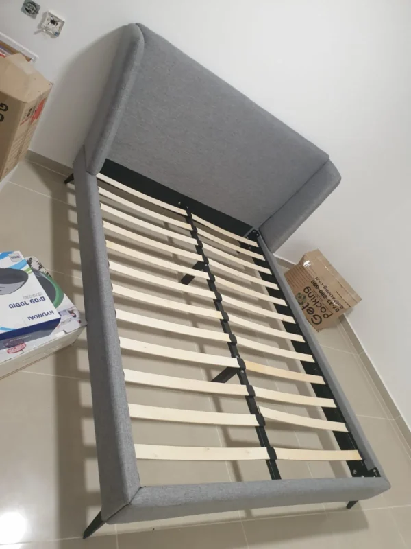 מיטה זוגית ללא ארגז מצעים עם רגליים גבוהות צבע אפור- מאיה