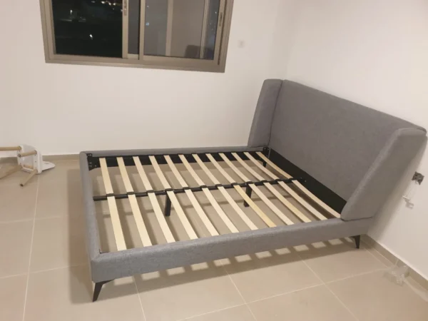 מיטה זוגית ללא ארגז מצעים עם רגליים גבוהות צבע אפור- מאיה
