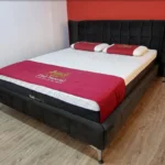 מיטה זוגית רגליים גבוהות צבע שחור- מריוט