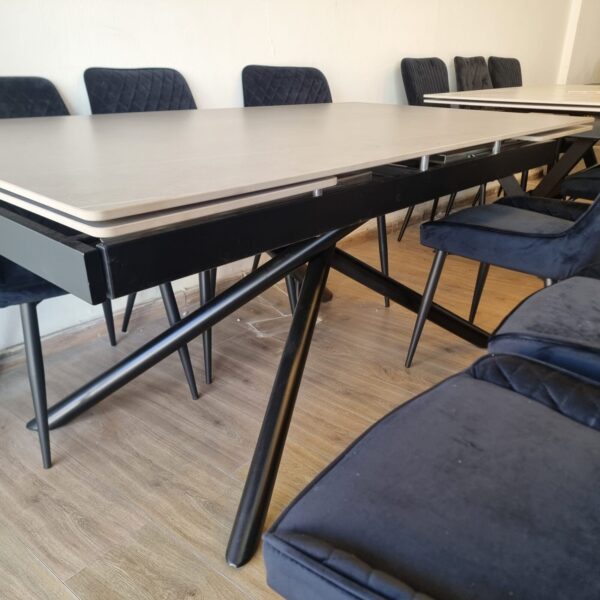 פינת אוכל קרמית נפתחת Concrete