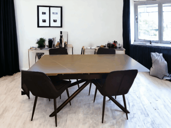 פינת אוכל קרמית בטון