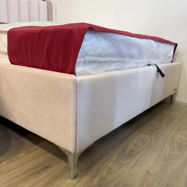 מיטה זוגית דובאי צבע ורוד עם ארגז מצעים רגליים גבוהות 4