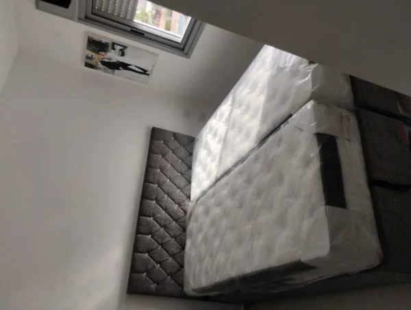 מיטה יהודית עם ארגז מצעים רגליים גבוהות צבע אפור כהה