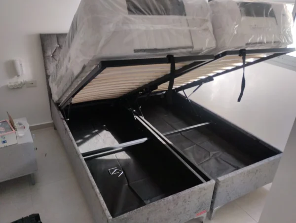 מיטה יהודית עם ארגז מצעים רגליים גבוהות צבע אפור כהה