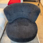 כורסא מסתובבת מעוצבת בד בוקלה צבע שחור