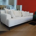 ספה מפנקת AMORE צבע שמנת רגליים גבוהות (4)