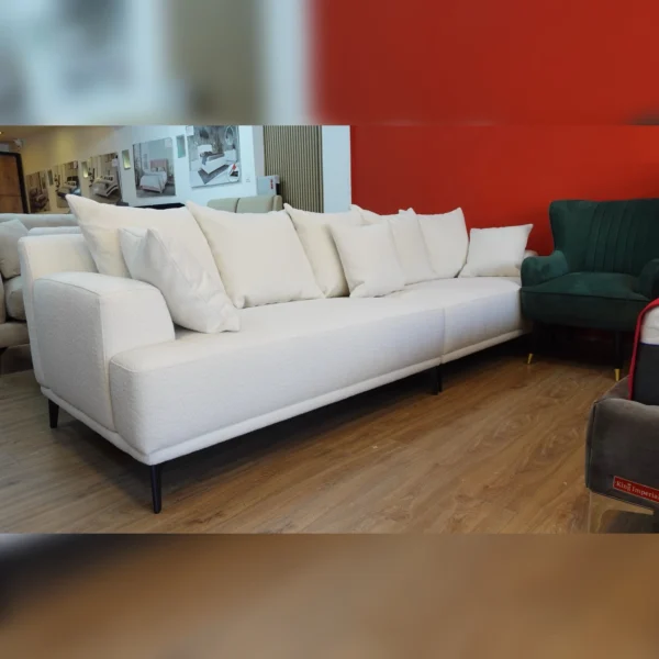 ספה מפנקת AMORE צבע שמנת רגליים גבוהות (4)