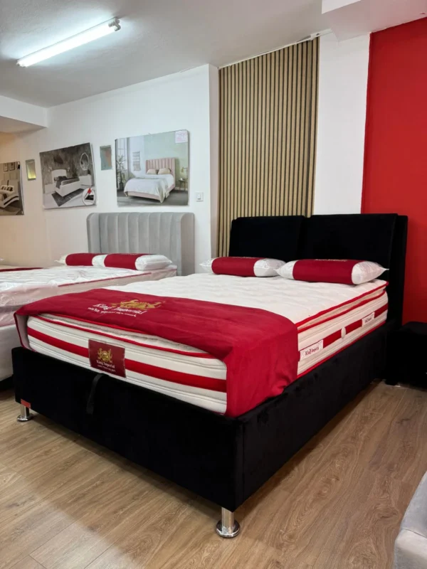 מיטה זוגית עם ארגז מצעים גדול רגליים גבוהות צבע שחור - זוהר