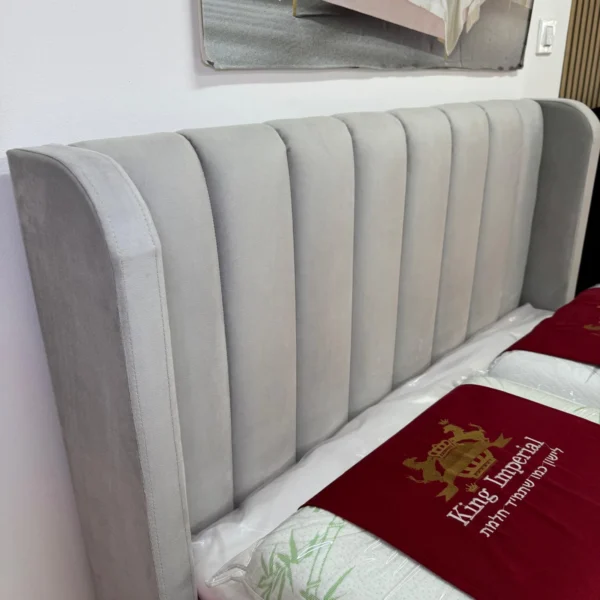 מיטה זוגית עם ארגז מצעים מיטה וחצי עם ארגז מצעים צבע אפור בהיר רגליים גבוהות - דובאי