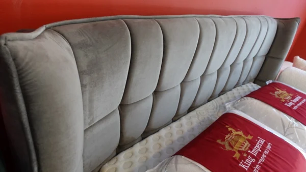 מיטה זוגית מריוט צבע אפור גליים גבוהות - חזקה