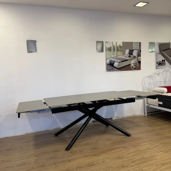 ⁦פינת אוכל קרמית - נפתחת צבע בטון⁩ – תמונה ⁦5⁩